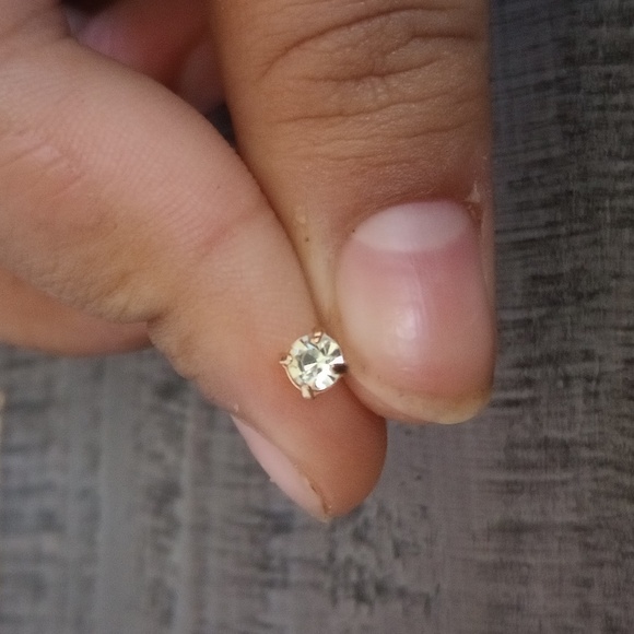 Diamond earrings - Picture 2 of 2